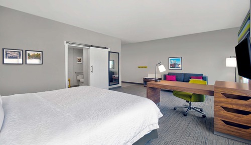 Suite, 1 très grand lit (Mobility & Hearing, Roll-In Shower)