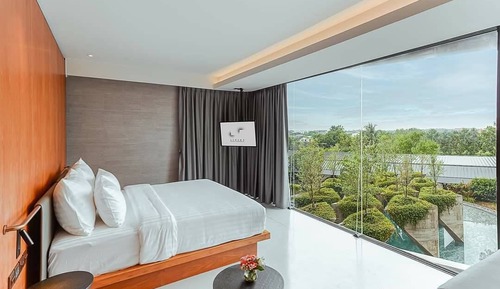 Chambre Supérieure, vue piscine