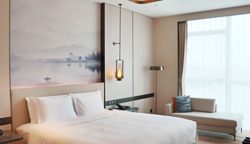 Chambre Exécutive, 1 très grand lit, vue lac (Lounge Access)
