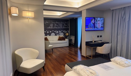 Suite (Prestige)