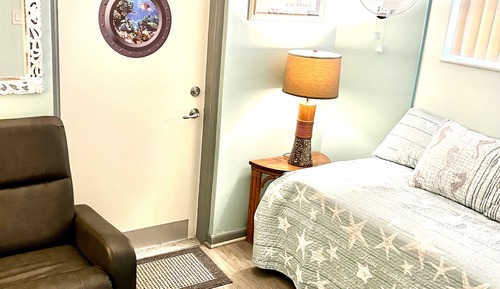 Suite Studio, 1 chambre, vue partielle sur l'océan, rez-de-chaussée (Sandy Feet Retreat)