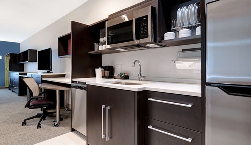 Suite, 1 très grand lit, accessible aux personnes à mobilité réduite (Mobility, 3x3 Shower)