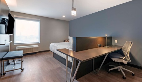 Chambre Standard, 1 très grand lit, non-fumeurs, réfrigérateur (Larger Room)