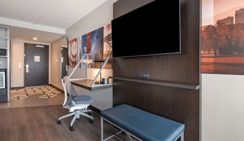 Suite, 1 très grand lit, accessible aux personnes à mobilité réduite, balcon (with Sofabed)