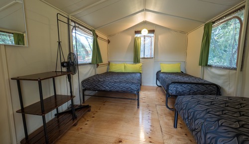 Tente, salle de bains attenante (Taka)