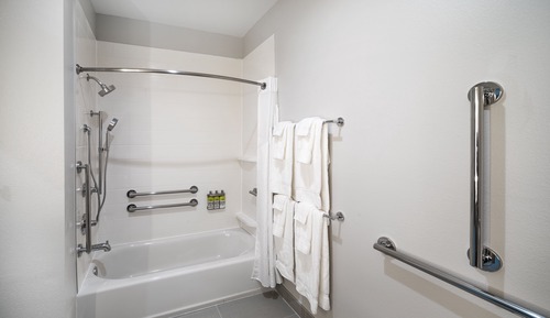 Suite, 2 grands lits, accessible aux personnes à mobilité réduite (Accessible Tub)