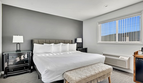 Chambre Standard, 1 très grand lit, vue lac