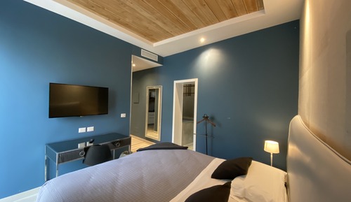 Studio Deluxe