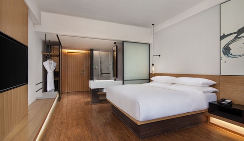 Chambre Standard, 1 très grand lit, vue ville