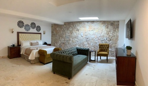 Suite Junior, 1 très grand lit (Jacuzzi)