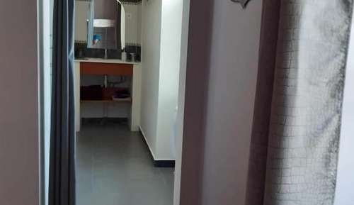 Chambre, 1 grand lit, salle de bains privée
