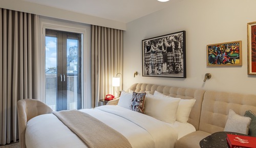 Chambre, 1 très grand lit