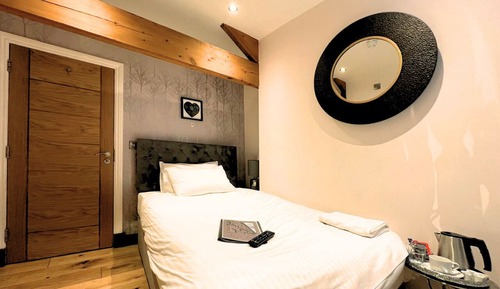 Chambre Double, salle de bains attenante