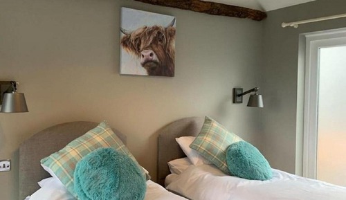 Chambre Standard Double ou avec lits jumeaux, salle de bains attenante (Small Double)