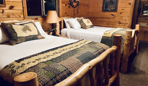 Cabane Familiale, 2 grands lits, non-fumeurs, patio