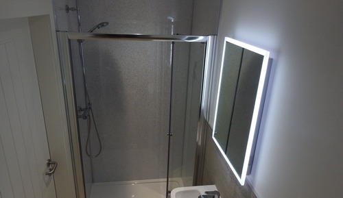 Chambre Double Classique, accessible aux personnes à mobilité réduite, salle de bains attenante