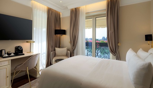 Chambre, vue lac (Collection)