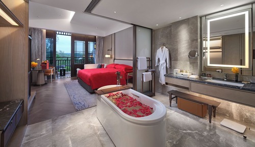Chambre Deluxe, 1 très grand lit, balcon