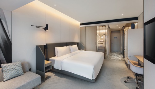 Chambre Standard, 1 très grand lit, vue fleuve