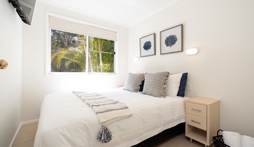 Villa, 2 chambres, en bord de piscine