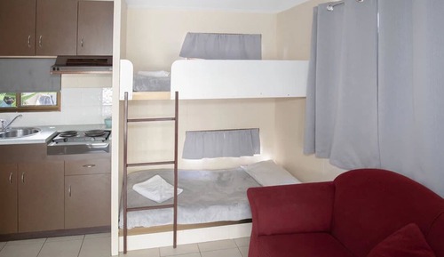 Cabane Familiale (Budget Coconut Studio)