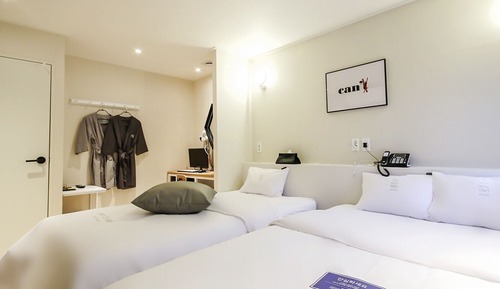 Room (Yeongdeok Twin Room (Rooftop night vi)