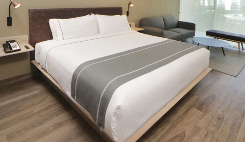 Chambre Supérieure, 1 très grand lit et 1 canapé-lit