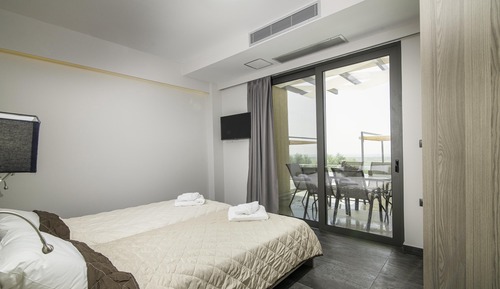 Maison Familiale, 2 chambres, 2 salles de bains (Serenity Suites Sea View 1)