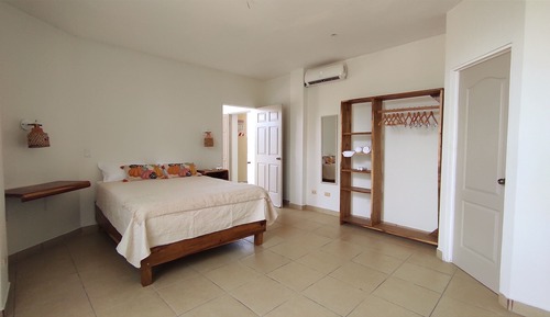Chambre Confort, 1 grand lit et 1 canapé-lit