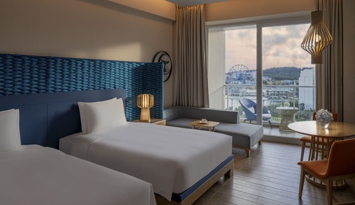 Chambre, 2 lits une place, vue baie