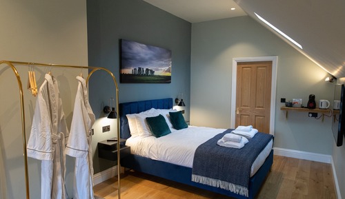 Chambre Double, salle de bains attenante, vue jardin (King)