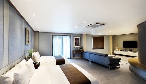 Suite Royale, 2 chambres, 2 salles de bains (Breakfast not provided on Monday)