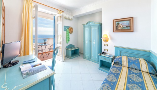 Chambre Simple, balcon, vue mer