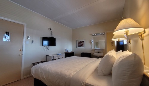 Chambre Économique, 1 très grand lit