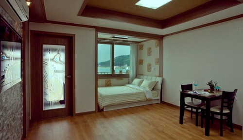 Chambre (Eun Eo)