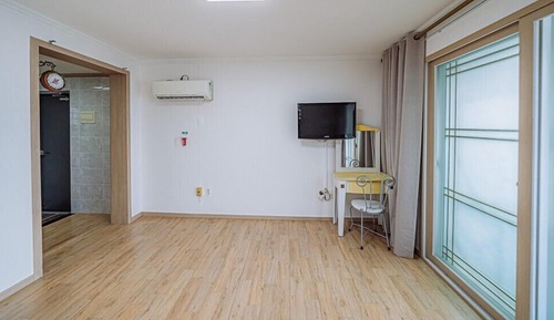 Chambre (301)