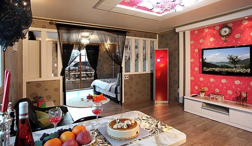 Chambre (Bonghwang dream)