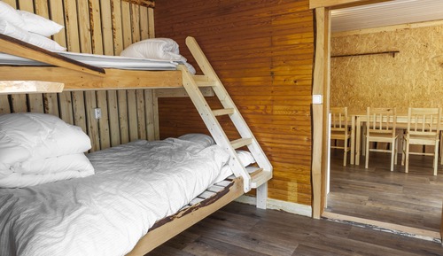 Cabane, dans les dépendances