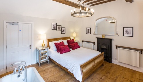 Chambre Double, salle de bains attenante (room)
