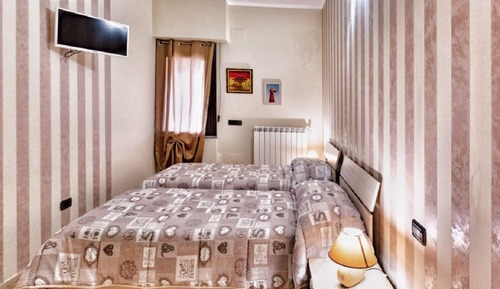 Chambre Double ou avec lits jumeaux, salle de bains commune (Stella)