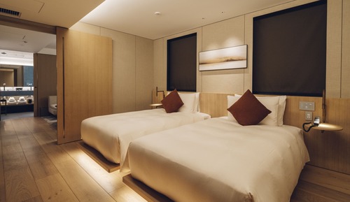 Chambre, 2 chambres, pas de fenêtre, dans les dépendances