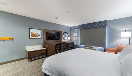 Chambre, 1 très grand lit, non-fumeurs (Mobility & Hearing, Roll-In Shower)