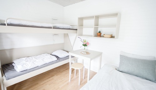 Chambre Triple, non-fumeurs, salle de bains commune