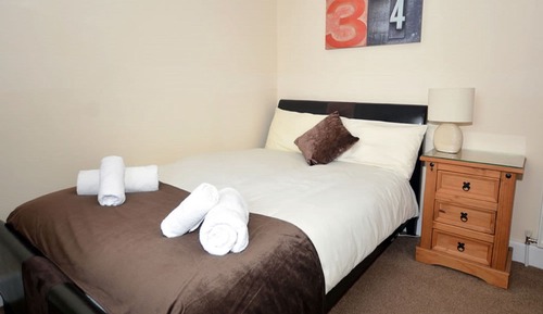 Chambre Double, salle de bains attenante