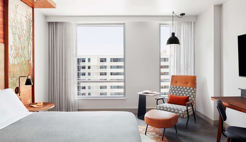 Chambre, 1 très grand lit