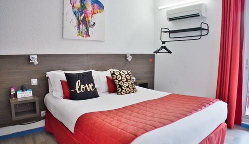 Chambre, 1 grand lit, accessible aux personnes à mobilité réduite, vue port