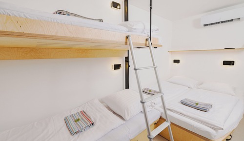Chambre Quadruple Classique, salle de bains attenante, vue fleuve