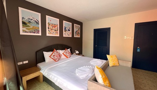 Chambre Double, 1 très grand lit, accès piscine, vue piscine