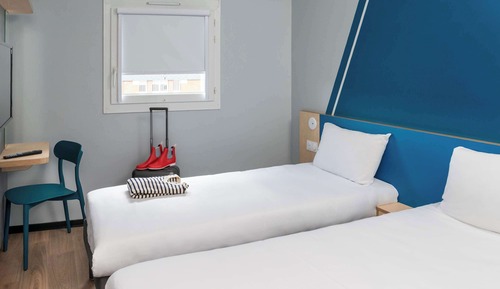 Chambre, 2 lits une place
