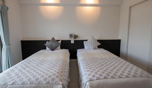 Chambre avec lits jumeaux